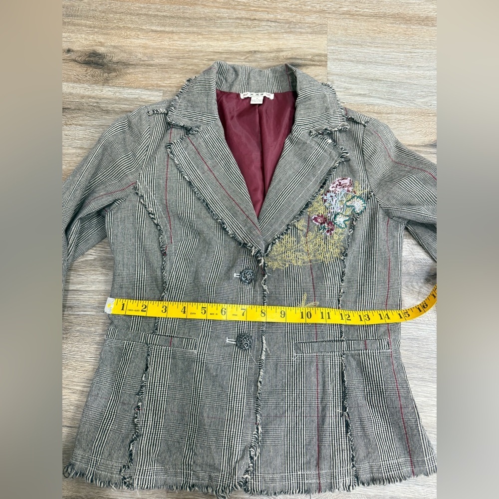 Tan Sport Womens Blazer Embroidered Floral Jacket Frayed Edge Size S Small - Picture 10 of 11